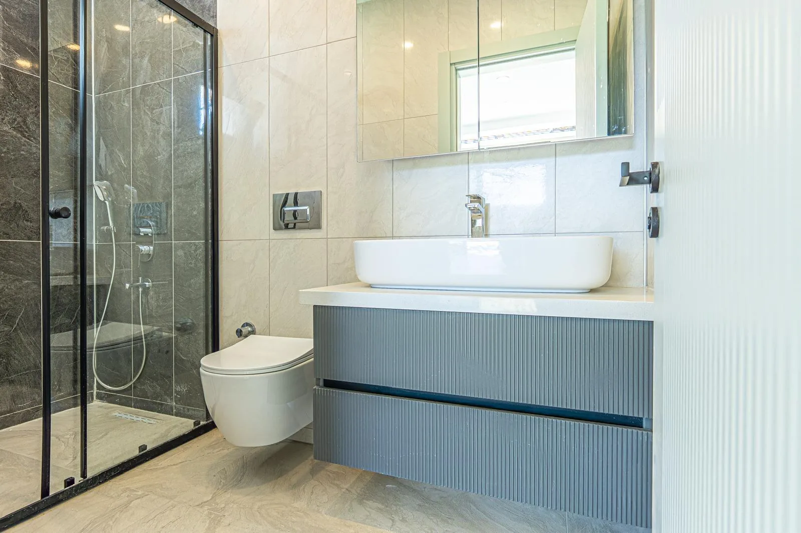 Hill Stone villa iç mekânı, banyo fotoğrafı