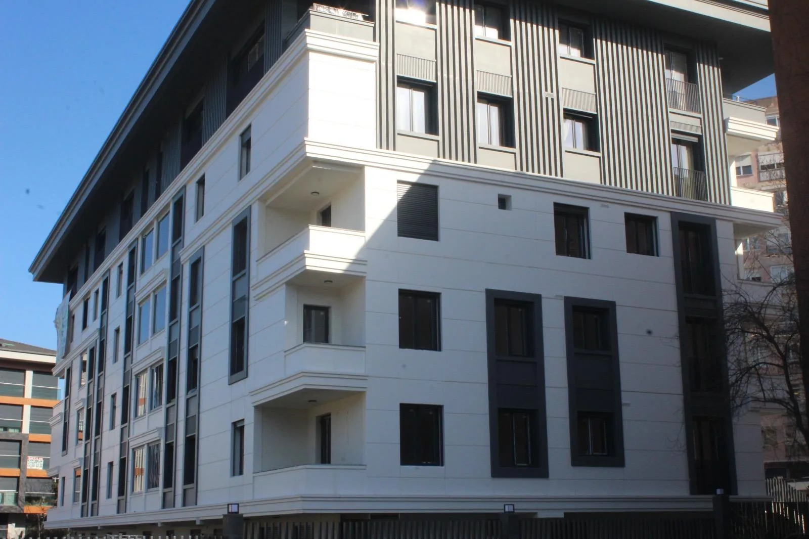 Proje Kuvars bloklarının dış cephesi, tamamlanmış yapı fotoğrafı