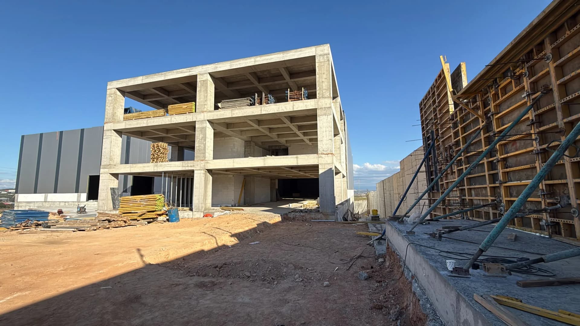 Cem Erel Kalıp Teknolojileri tesisinin betonarme yapı uygulaması